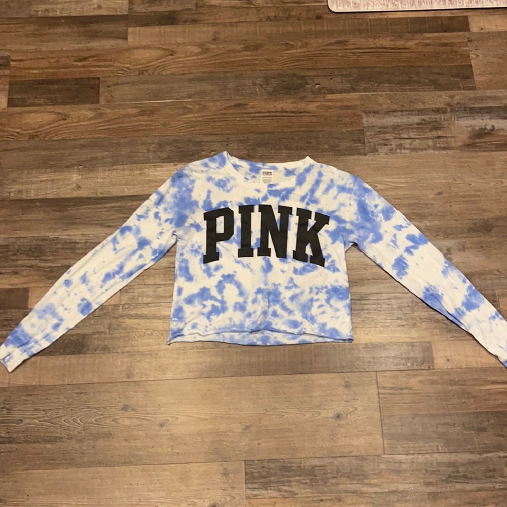 *PINK Victoria’s Secret* blue tiedye cropped shirt ; size: XS ; condition: *NEW*